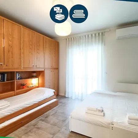 Altido Bright Flat With 2 Balconies And Sea View דירה *