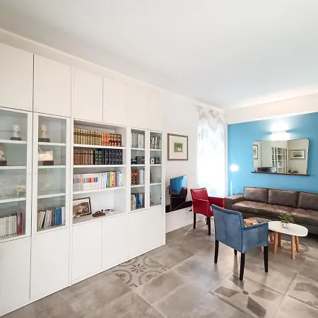 דירה Altido Bright Flat With 2 Balconies And Sea View אלסיו