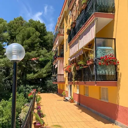 דירה Altido Bright Flat With 2 Balconies And Sea View *
