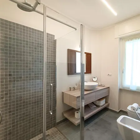 דירה Altido Bright Flat With 2 Balconies And Sea View *