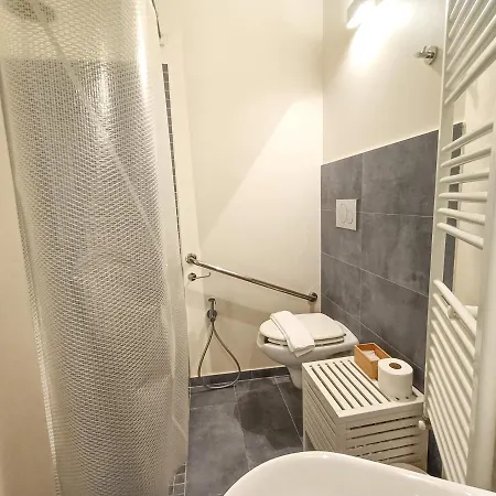 Altido Bright Flat With 2 Balconies And Sea View אלסיו